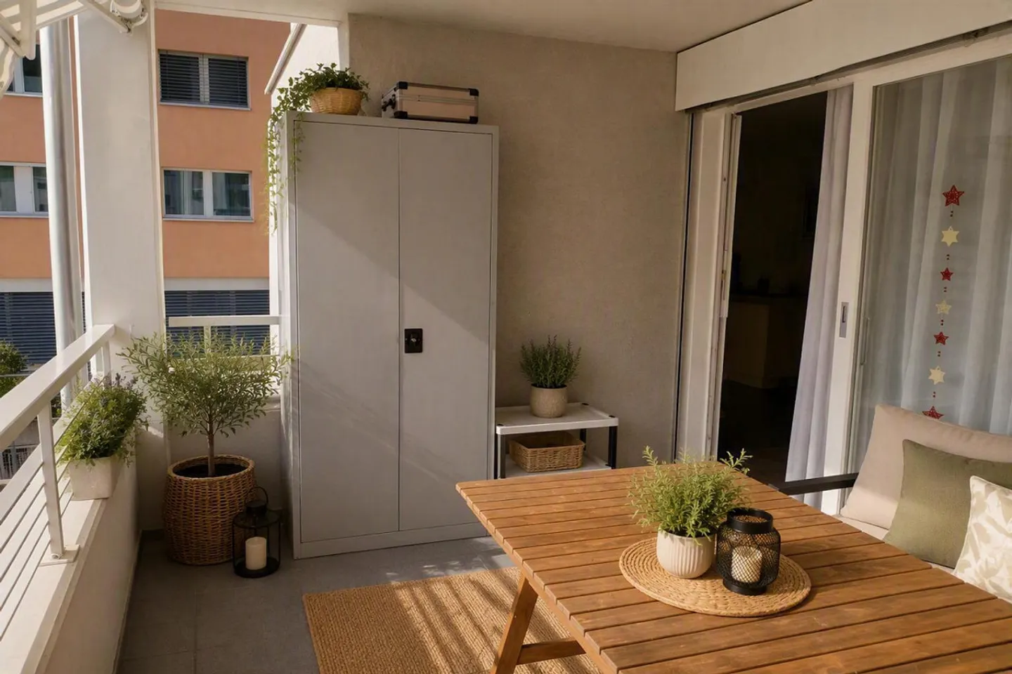 Attractive 4.5 Room Apartment Centrally Located in Sachseln - Photo 11 of 13