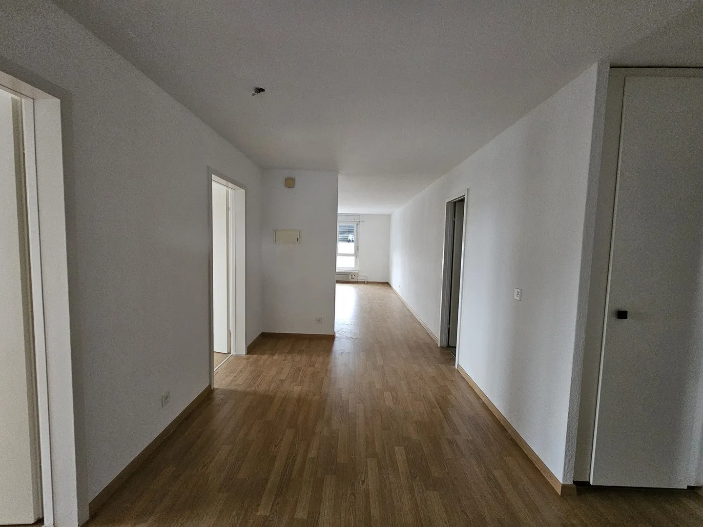 Appartement 4.5 pièces confortable dans un emplacement calme - Photo 1 sur 8