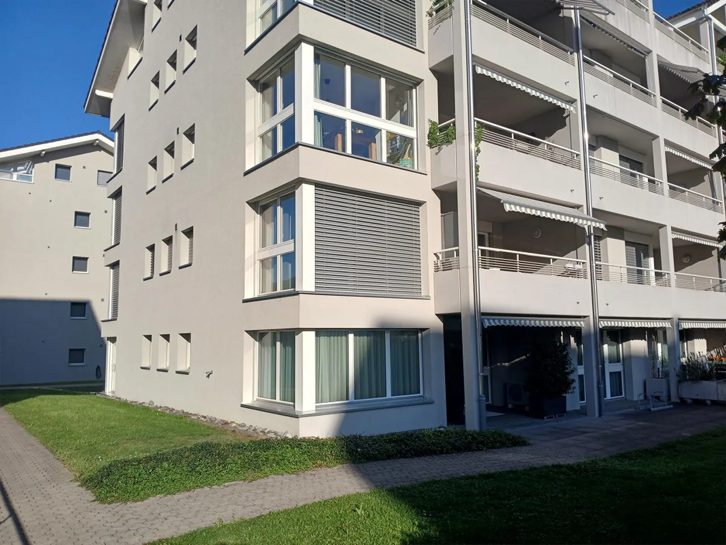 Attractive 4.5 Room Apartment Centrally Located in Sachseln - Photo 12 of 13