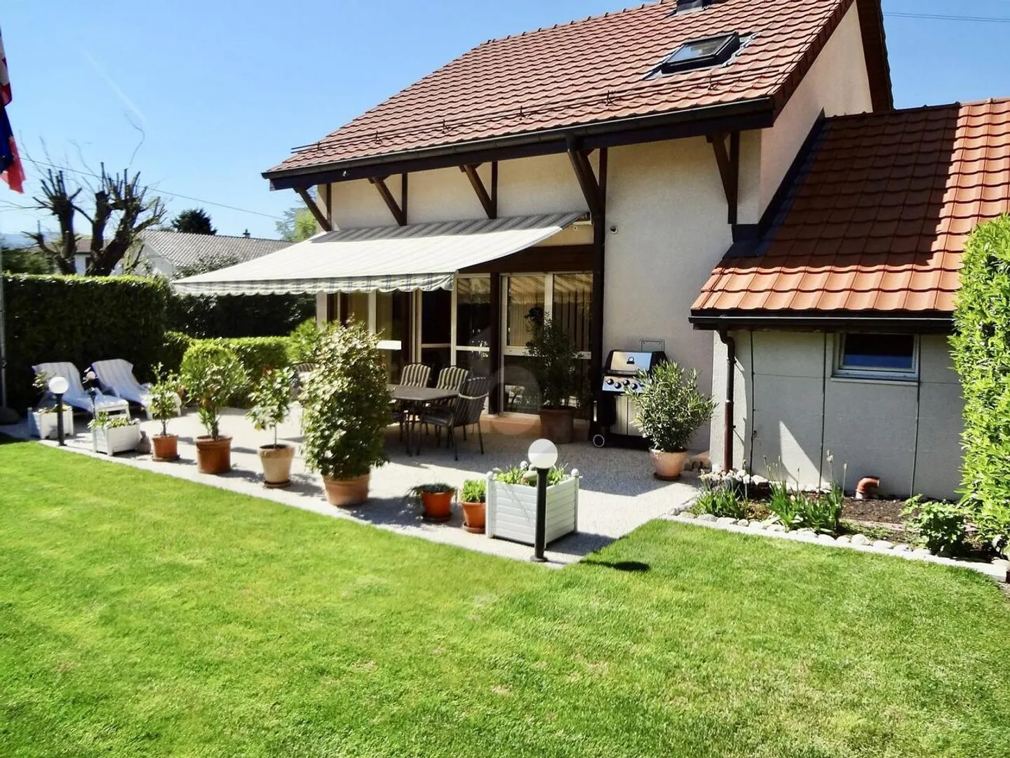 SEMI-DETACHED VILLA WITH INDEPENDENT STUDIO 45M2 - Photo 1 of 6