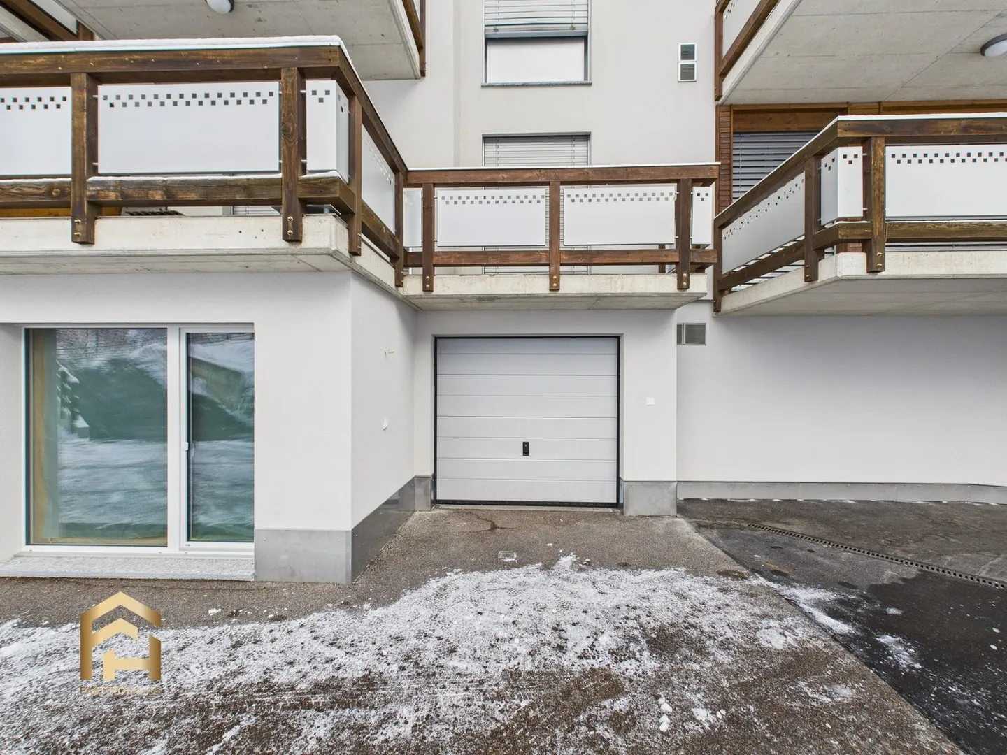 Centrally Located Car Garages in Täsch - Photo 3 of 13