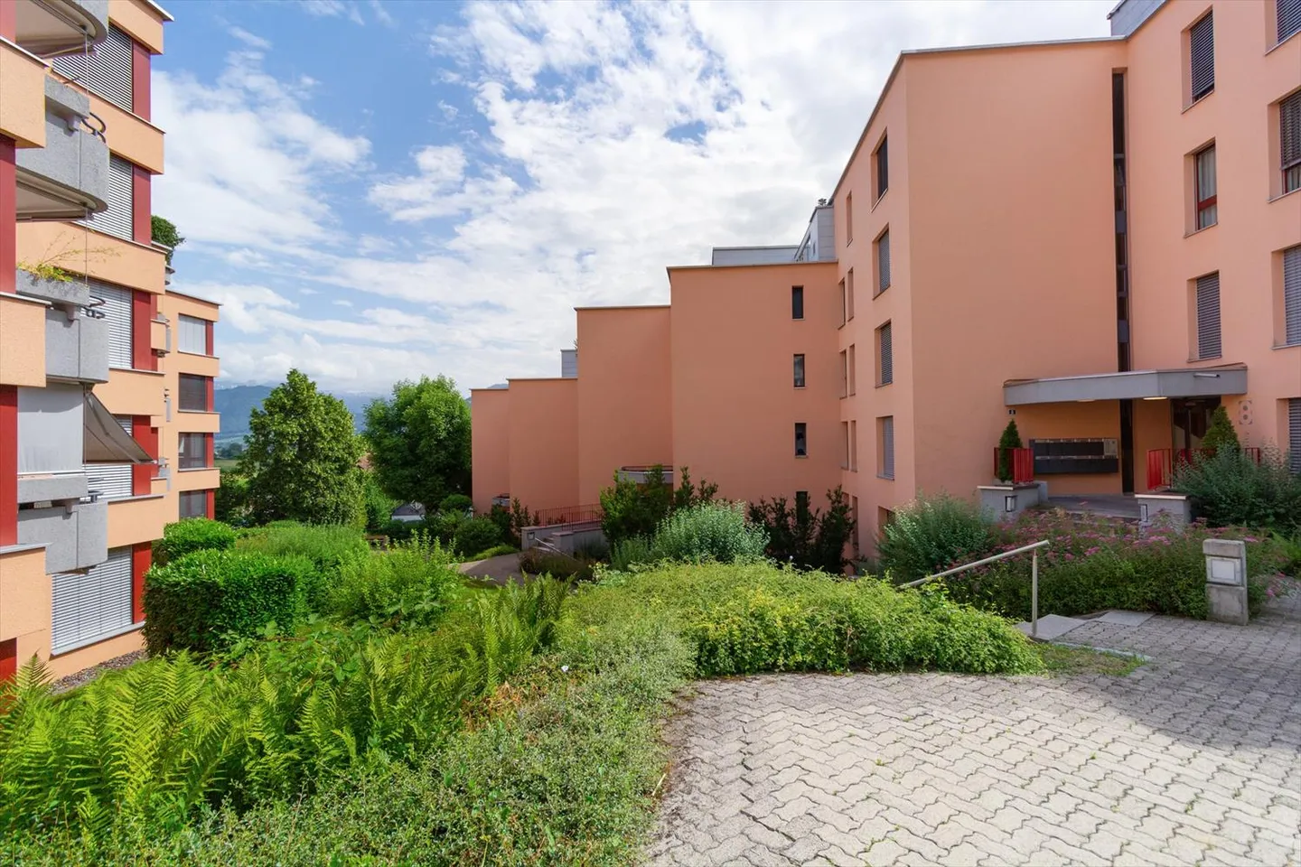 Ihre grosszügige Wohlfühloase! - Foto 1 von 8