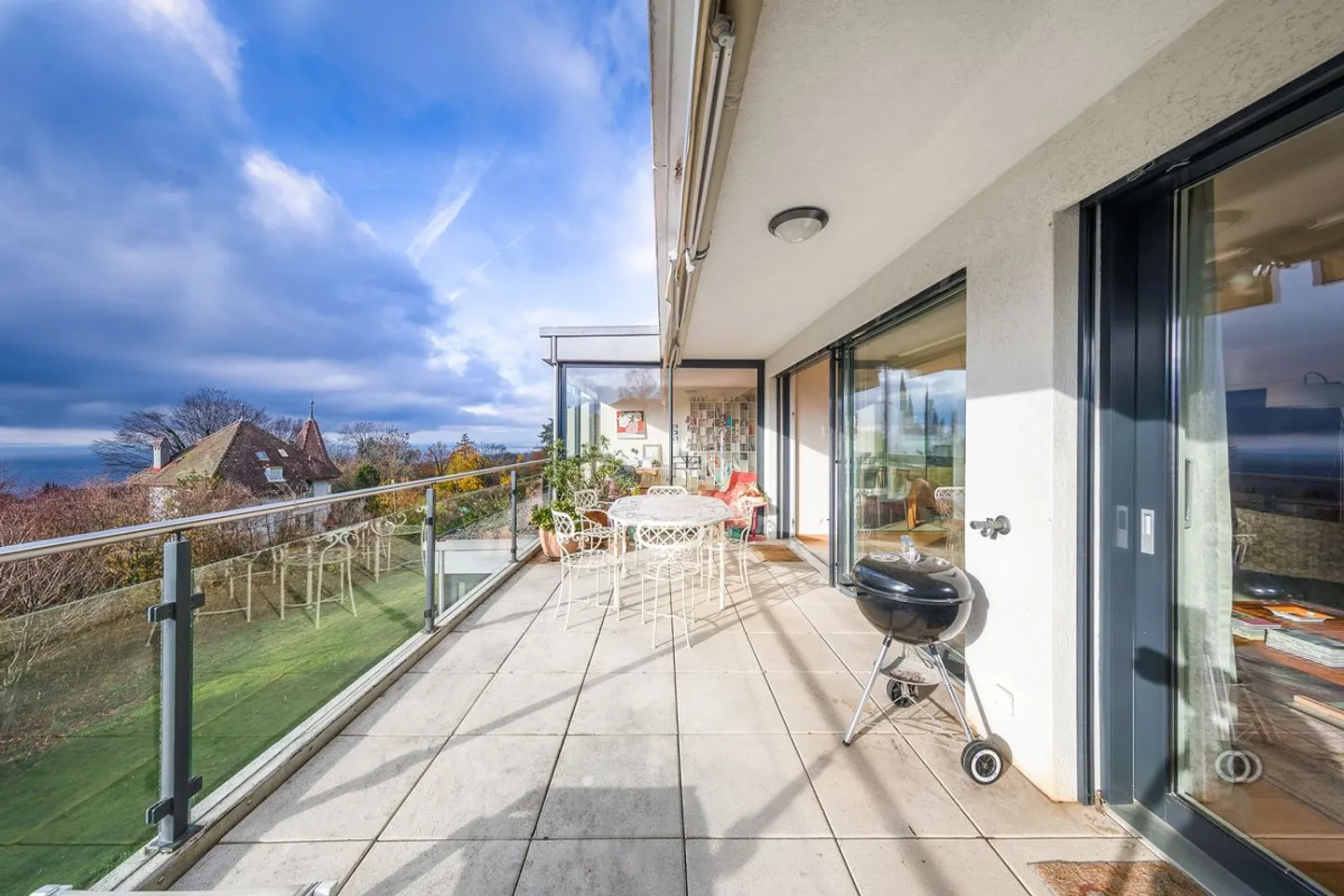 Spacious 3.5-room apartment in La Conversion with beautiful south terrace - Photo 10 of 12