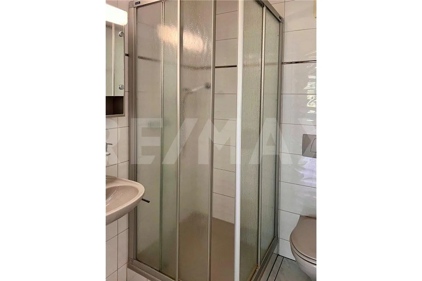 Grosse 5 Zimmer Wohnung am Ortsrand von Unterseen, flexibel und hell! - Foto 9 von 11