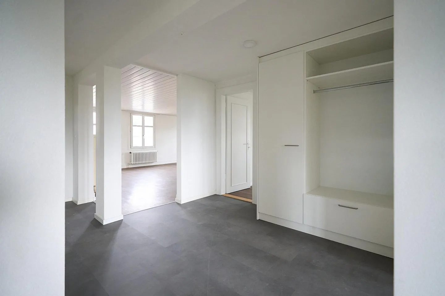 Charming Apartment in a Central Location - Photo 6 of 18