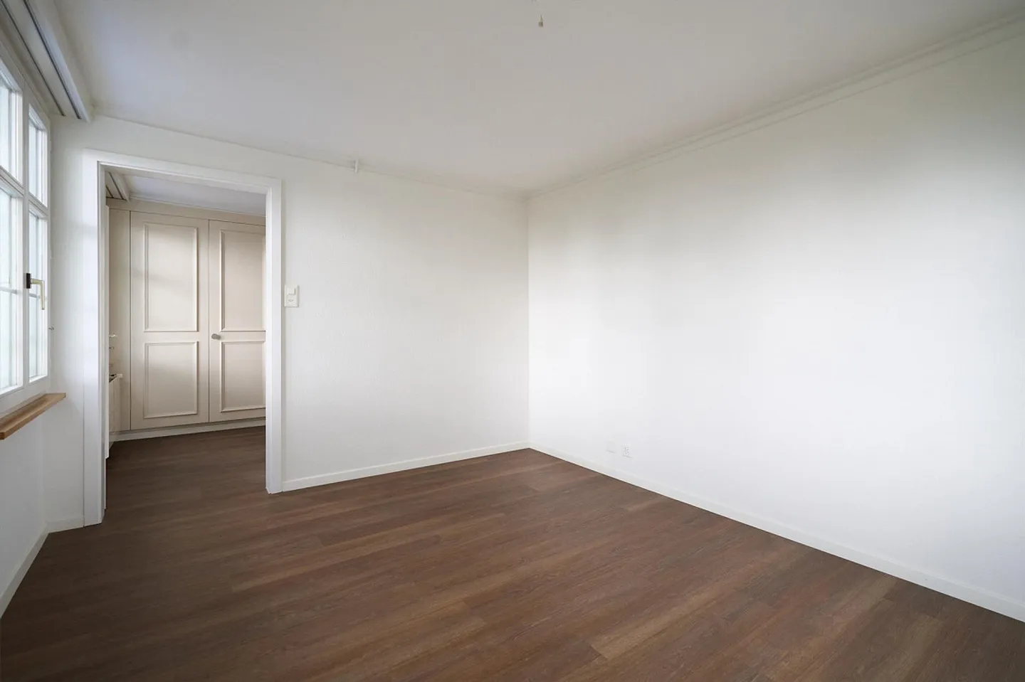 Charming Apartment in a Central Location - Photo 10 of 18