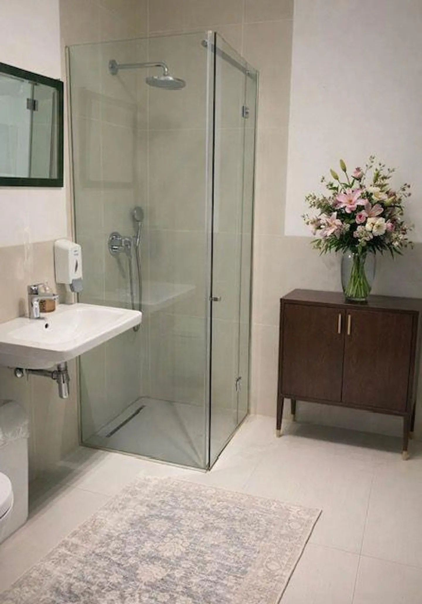 Spazio Commerciale con Giardino Privato - Foto 7 di 9