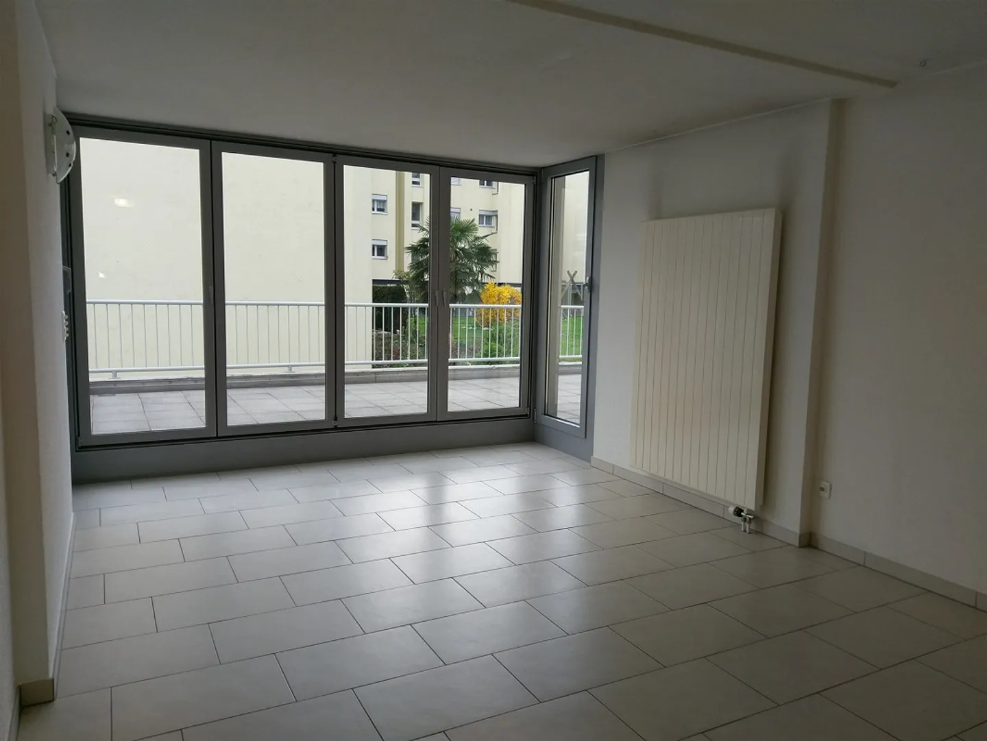 Appartement spacieux de 4 1/2 pièces avec grand balcon à Buochs - Photo 1 sur 11