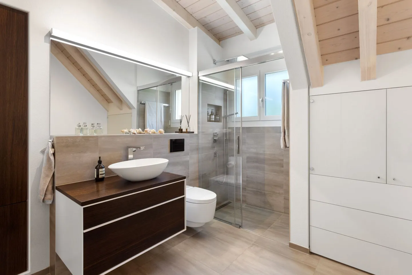 Vivere come in una casa unifamiliare - questa proprietà non lascia nulla a desiderare! - Foto 3 di 19