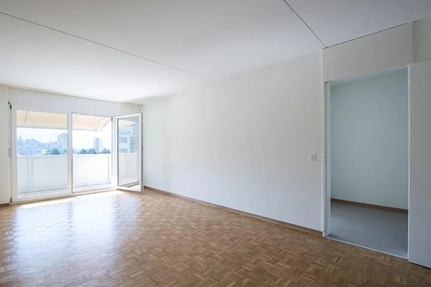 Living with a view of greenery - Photo 2 of 6