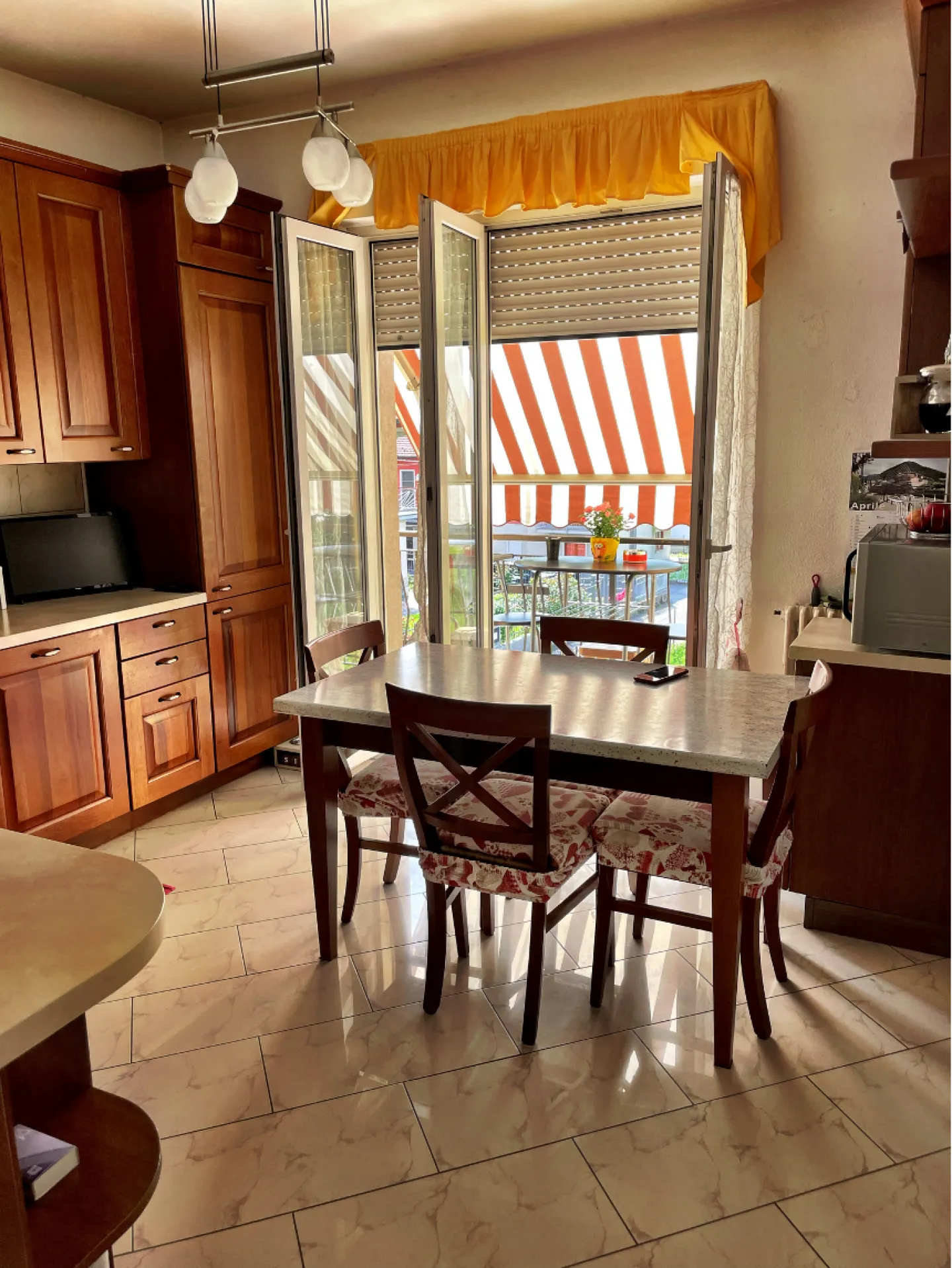 House with 2 apartments of 108 m2 - Photo 5 of 9