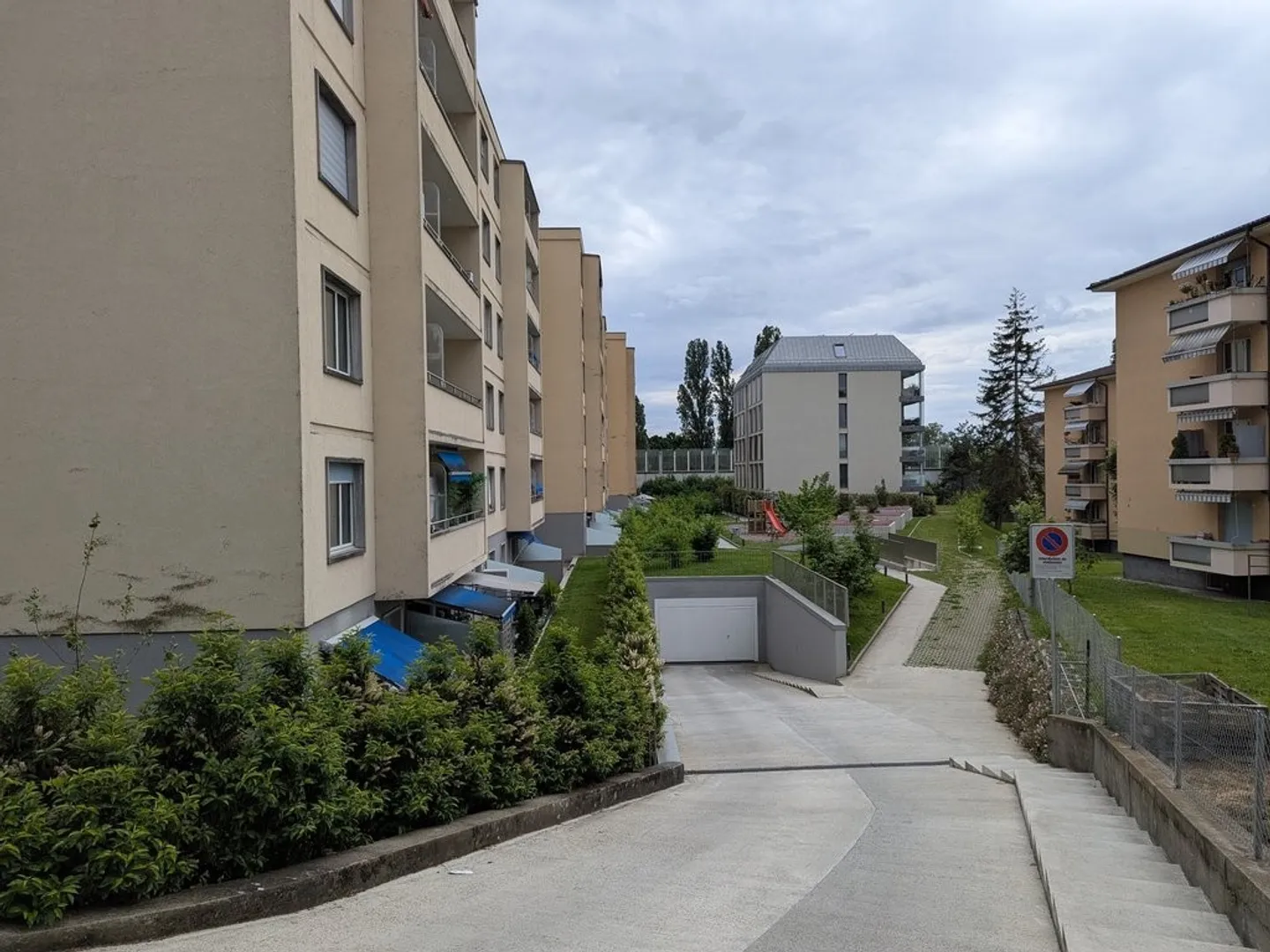 Box seeks car - Photo 1 of 2