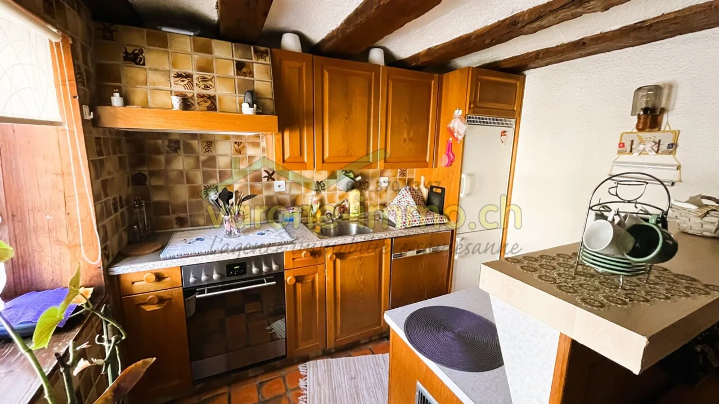 For Sale - 2.5 Room Apartment in the Heart of the Village of Roumaz/Savièse - Photo 3 of 8