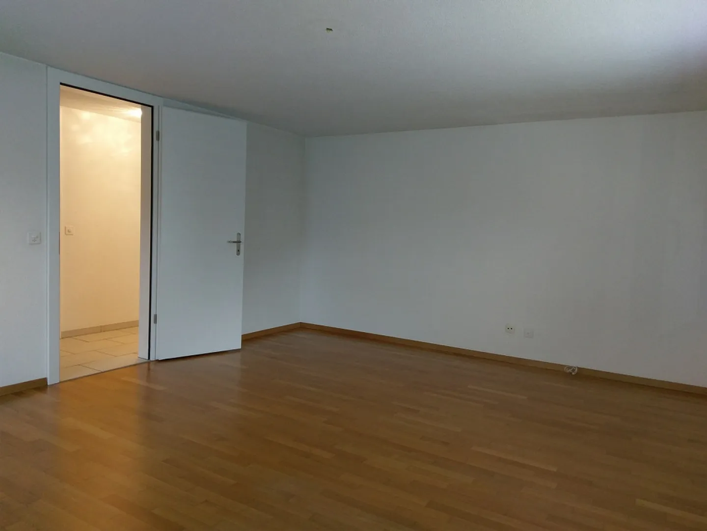 Appartement spacieux de 4 1/2 pièces avec grand balcon à Buochs - Photo 6 sur 11