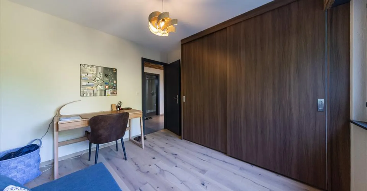 Sublime 3.5-room apartment fully renovated. - Photo 10 of 12