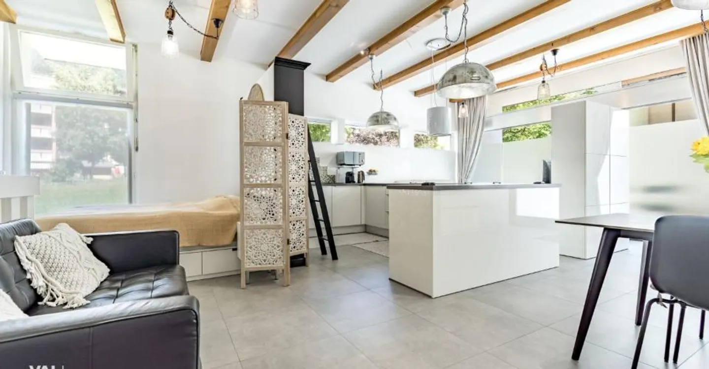Une maison qui va bien au-delà de l'ordinaire (résidence principale) - Photo 5 sur 13