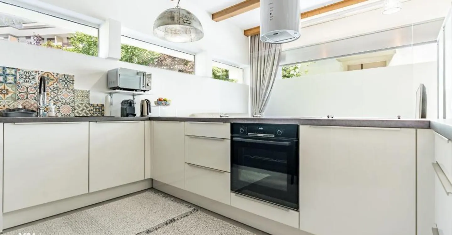 Une maison qui va bien au-delà de l'ordinaire (résidence principale) - Photo 6 sur 13