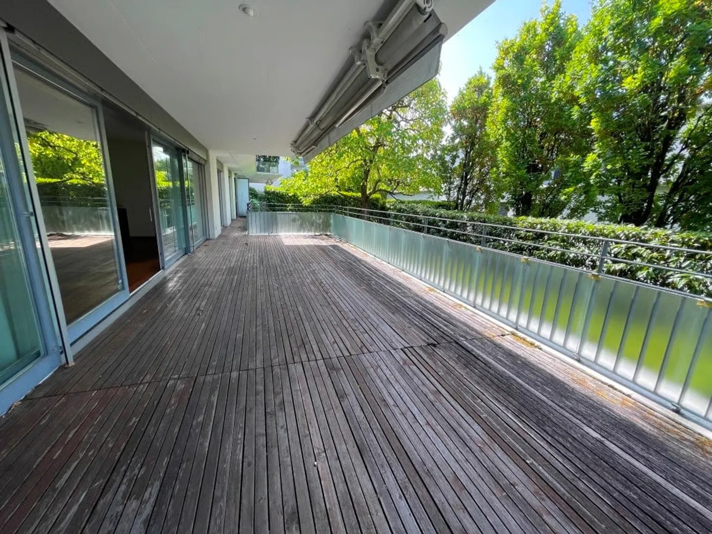 Appartement de jardin moderne 4½ pièces dans un développement haut de gamme - Photo 1 sur 10