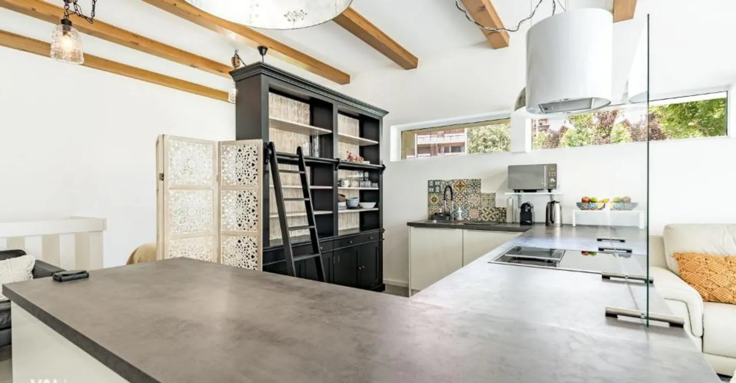 Une maison qui va bien au-delà de l'ordinaire (résidence principale) - Photo 7 sur 13