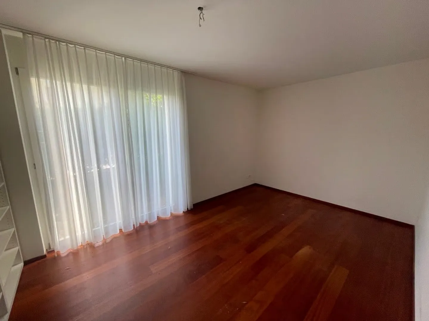Appartement de jardin moderne 4½ pièces dans un développement haut de gamme - Photo 3 sur 10