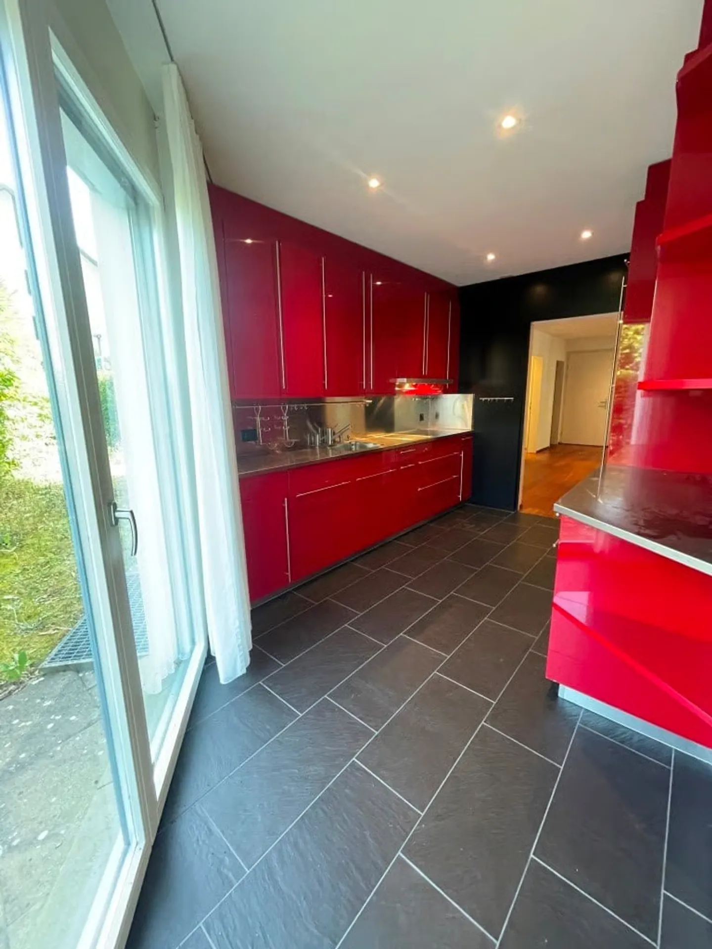 Appartement de jardin moderne 4½ pièces dans un développement haut de gamme - Photo 6 sur 10