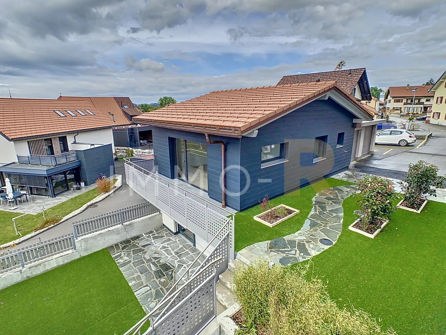 Beautiful small house on 2 floors with terrace and garden - Photo 1 of 8