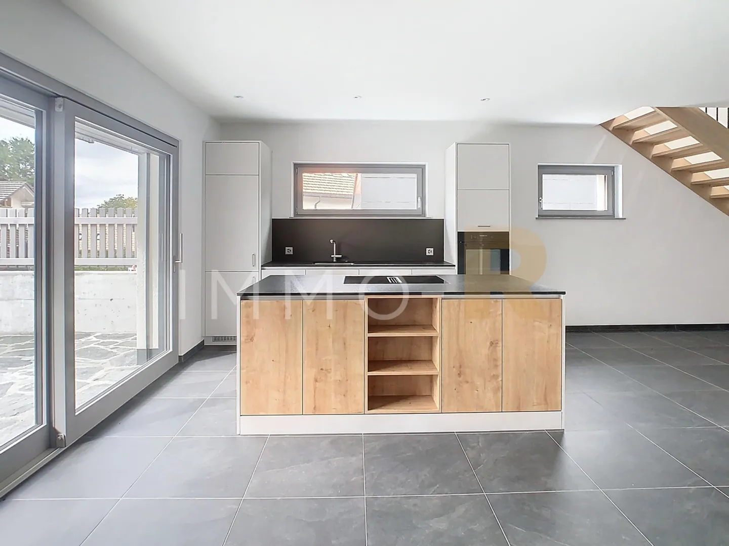 Beautiful small house on 2 floors with terrace and garden - Photo 3 of 8