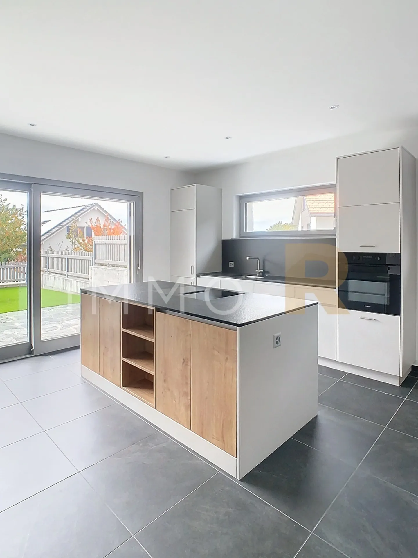 Beautiful small house on 2 floors with terrace and garden - Photo 4 of 8