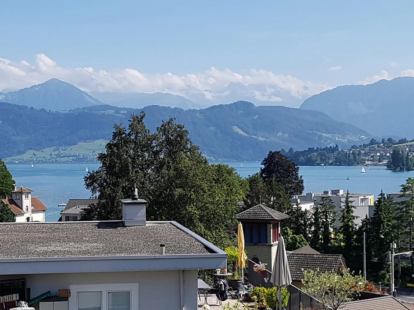 Camera in condivisione nel quartiere Bellerive, vicino al lago e alla città - Foto 1 di 10