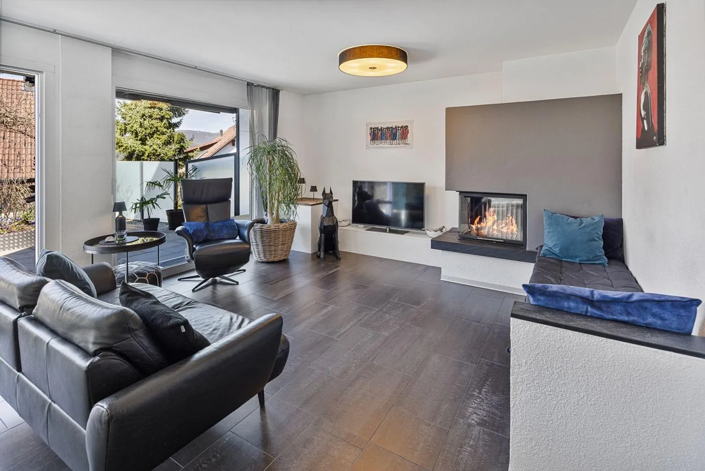 Sunny, Quiet Semi-Detached Family House (6½ Rooms) in Hüttikon ZH - Photo 2 of 13