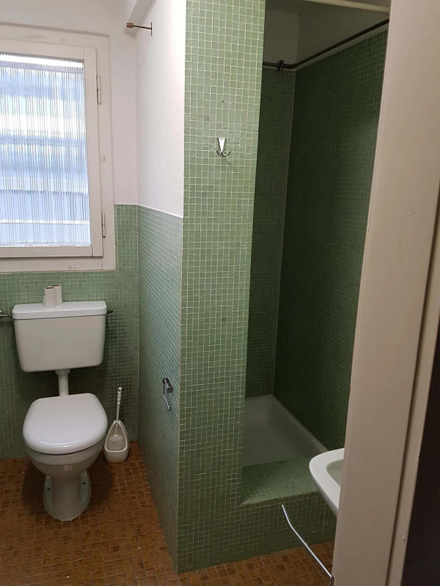Camera in condivisione nel quartiere Bellerive, vicino al lago e alla città - Foto 7 di 10