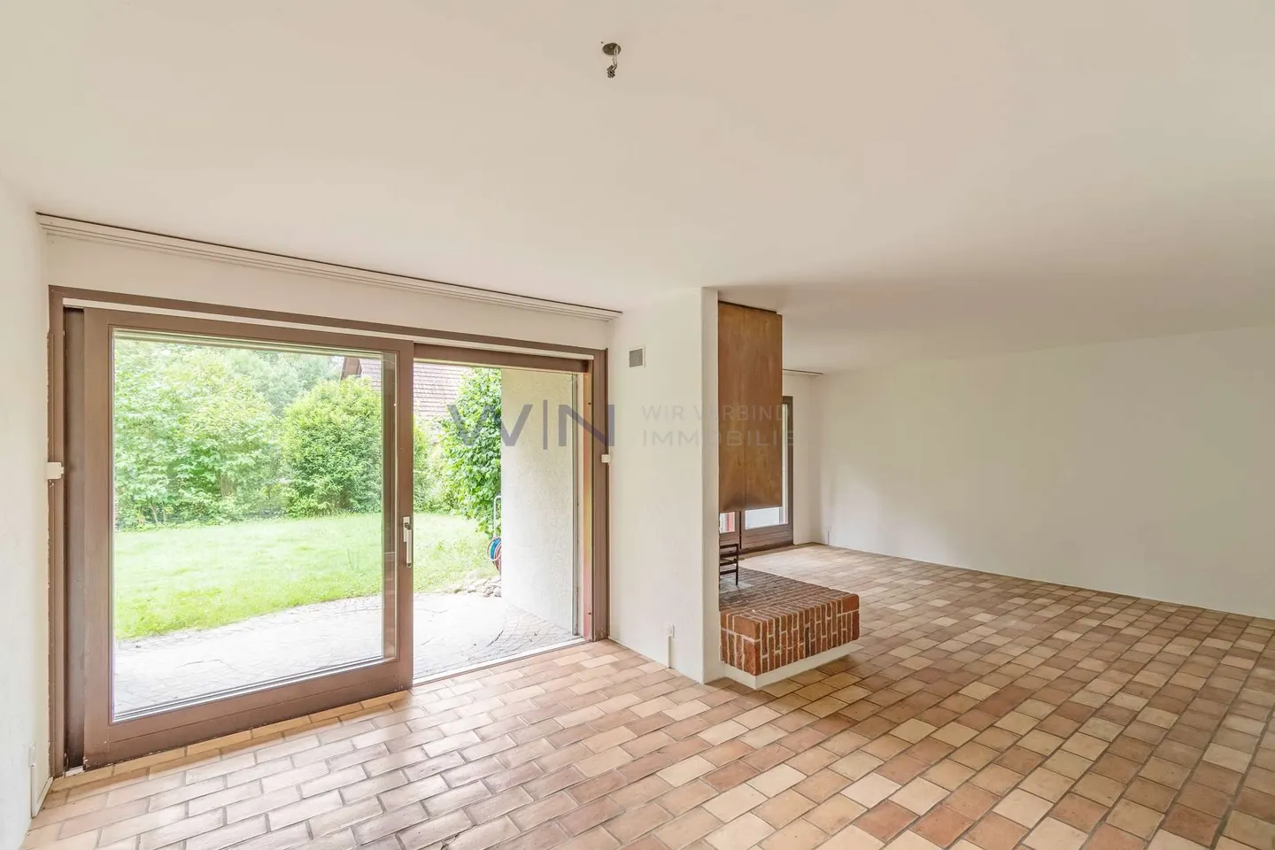 Spacious Family Home by the Forest - Photo 4 of 12