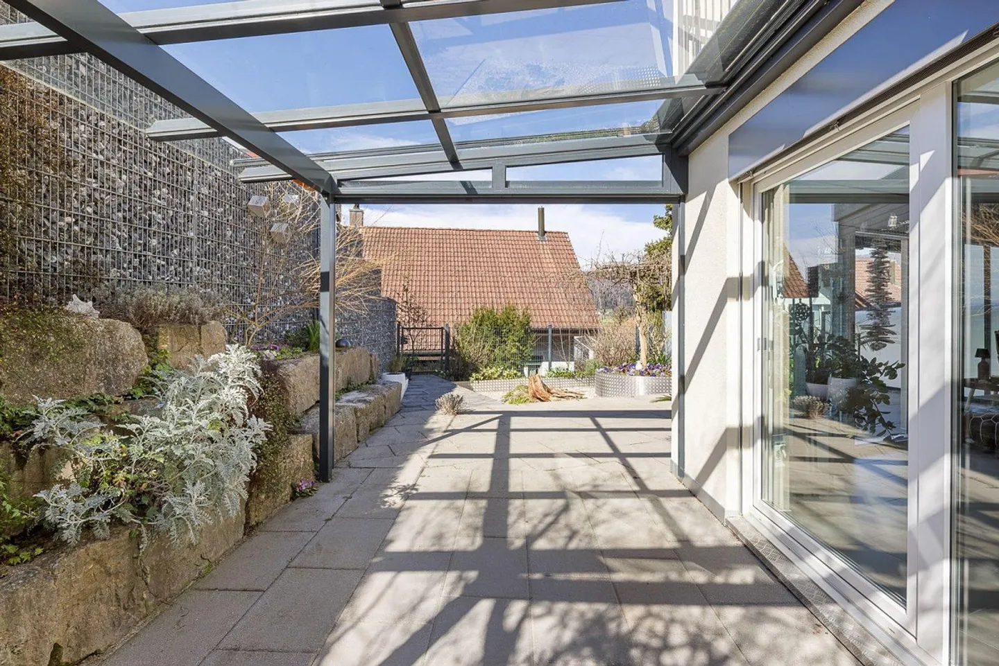 Sunny, Quiet Semi-Detached Family House (6½ Rooms) in Hüttikon ZH - Photo 10 of 13