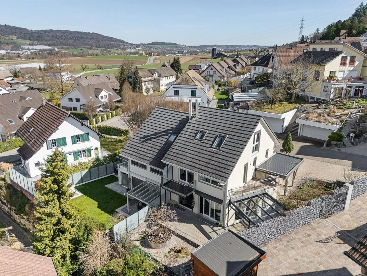 Sunny, Quiet Semi-Detached Family House (6½ Rooms) in Hüttikon ZH - Photo 12 of 13