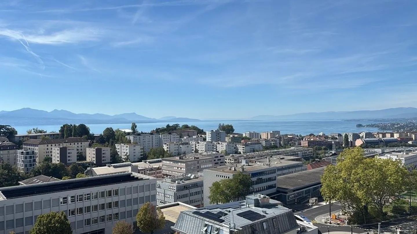 Appartement Charmant avec Vue sur le Lac - Photo 1 sur 6