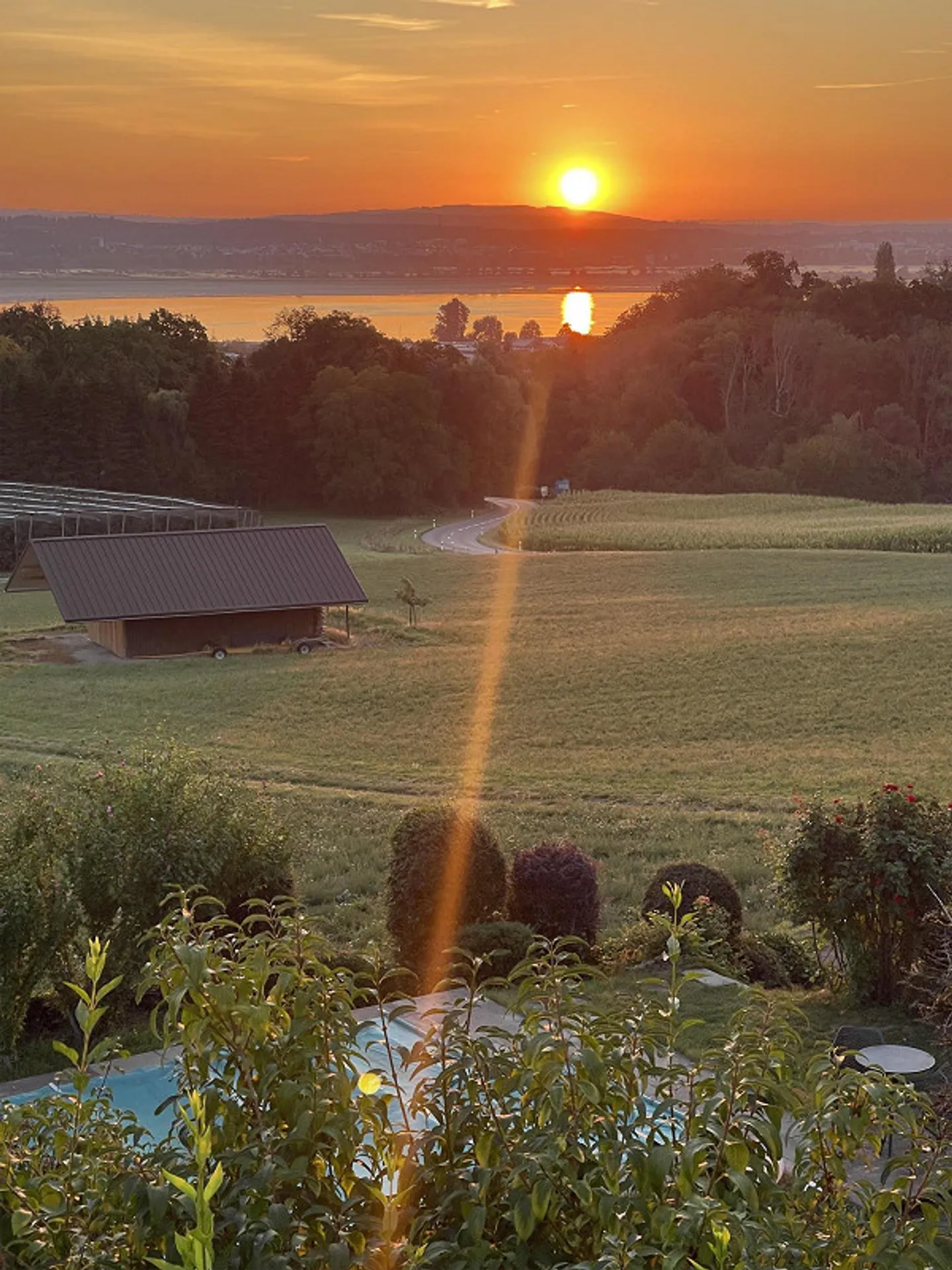Appartement calme de 1,5 pièce avec vue imprenable sur le lac comme oasis - Photo 2 sur 10
