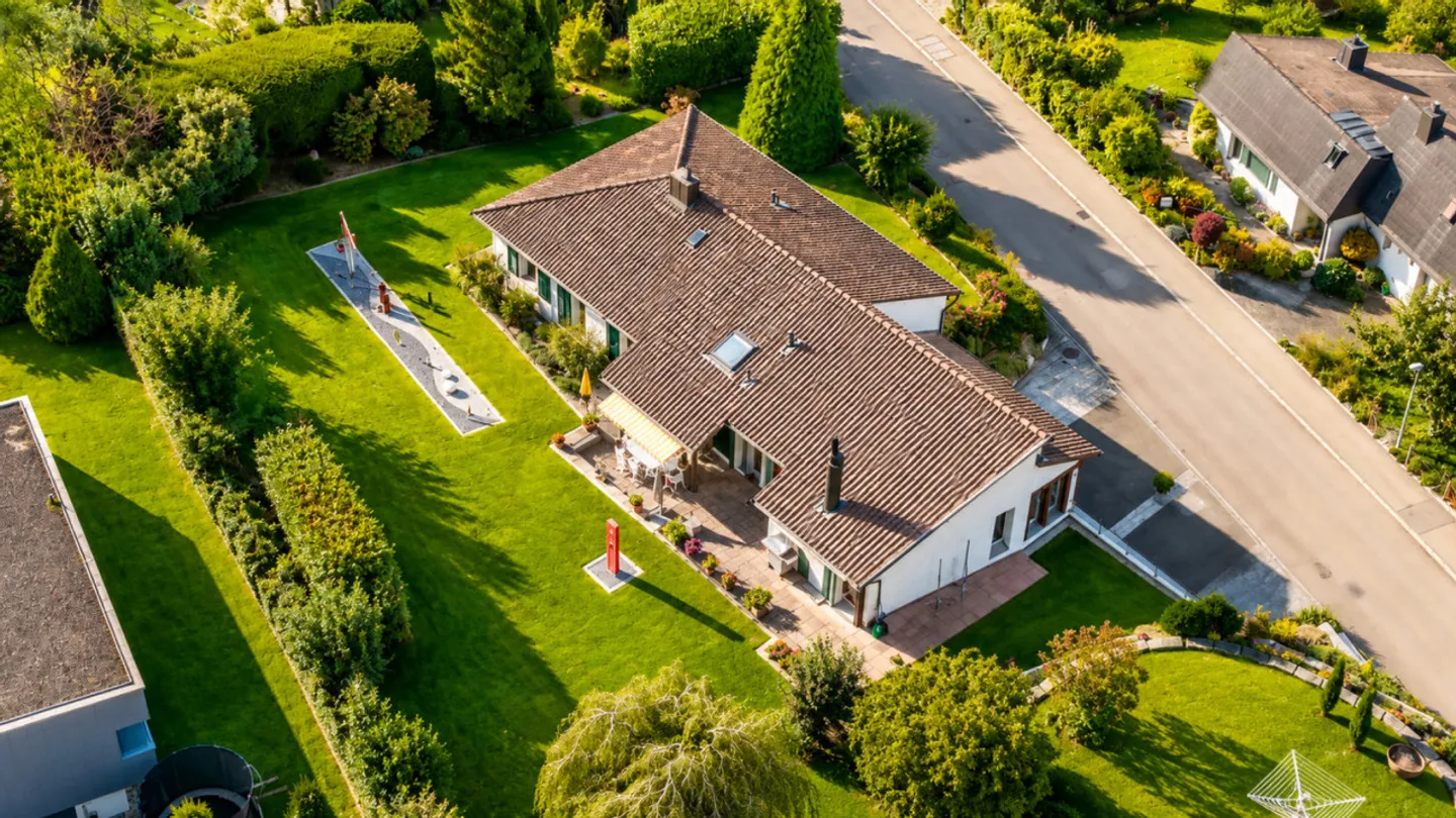 Ampia casa familiare a Dänikon - Foto 3 di 19