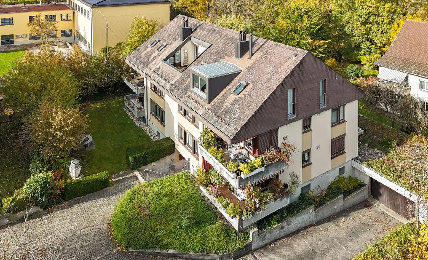 4½-Room Apartment on the 1st Floor with Parking Space - Photo 3 of 19