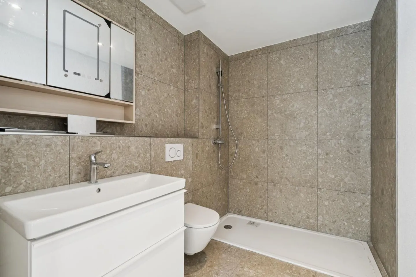 First rental: High-quality 2.5-room city apartments - Photo 4 of 7