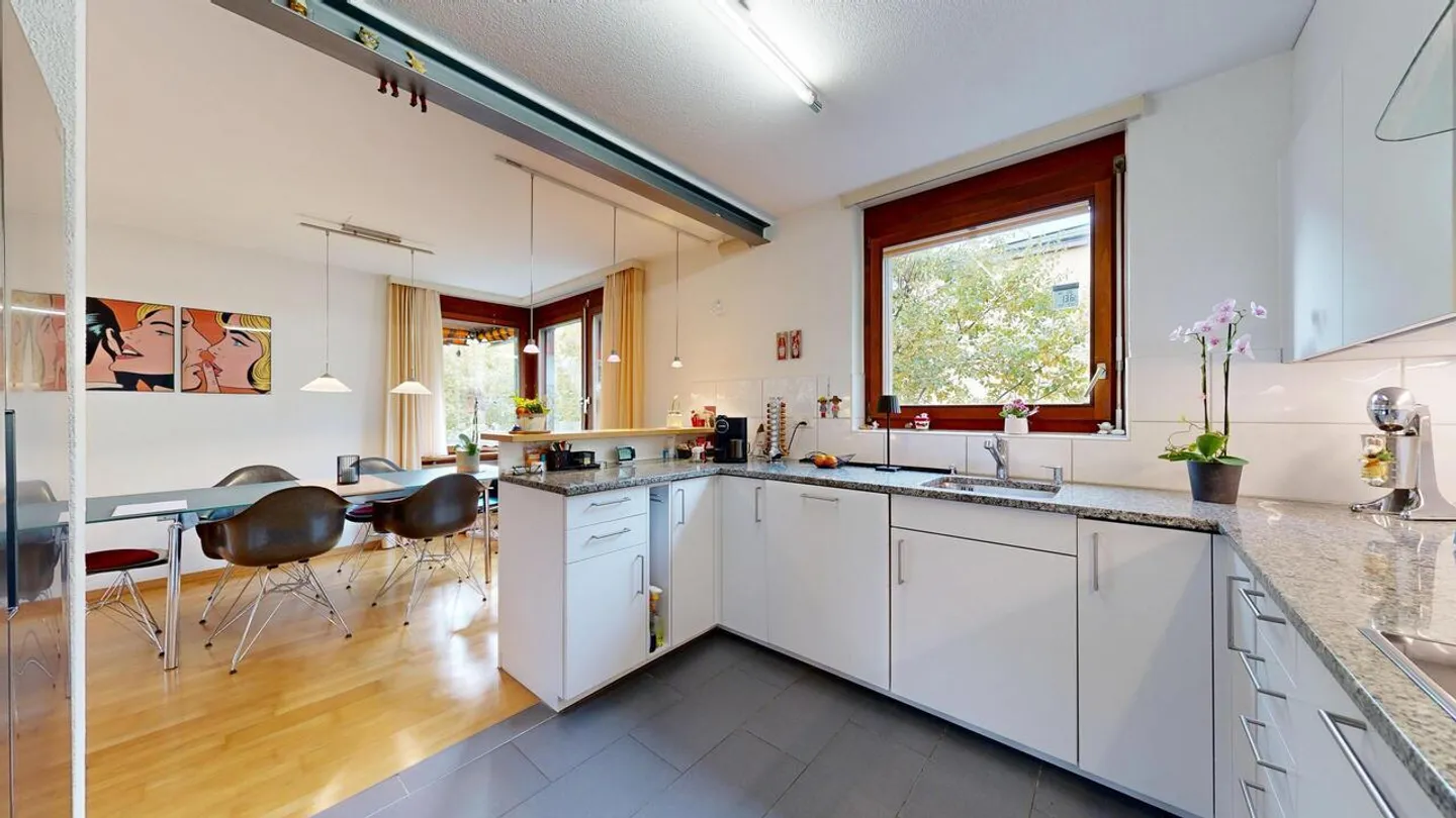 4½-Room Apartment on the 1st Floor with Parking Space - Photo 8 of 19