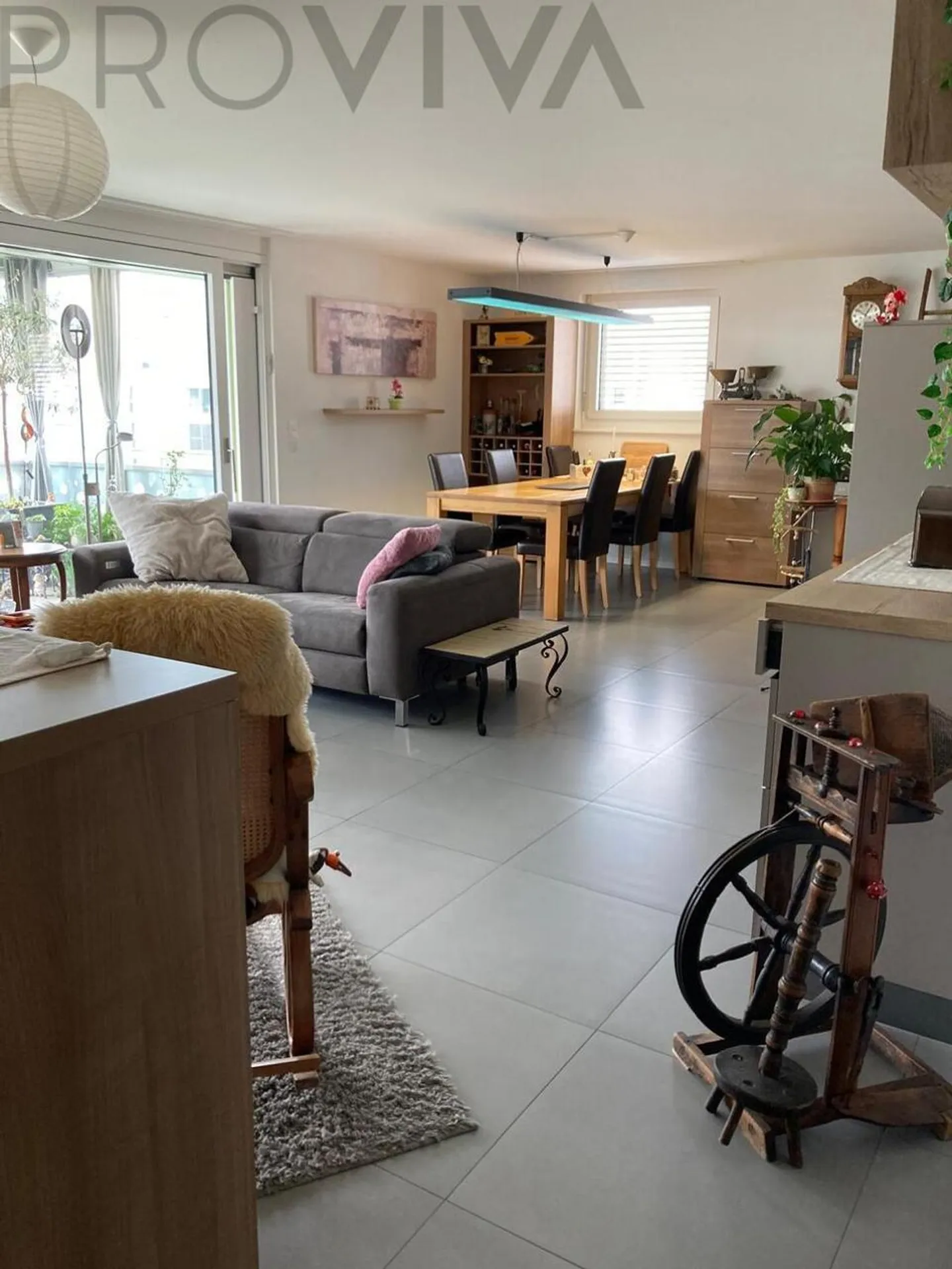 Helle 5,5-Zimmer-Wohnung mit Wintergarten & Tiefgarage in Sierre - Foto 1 di 7