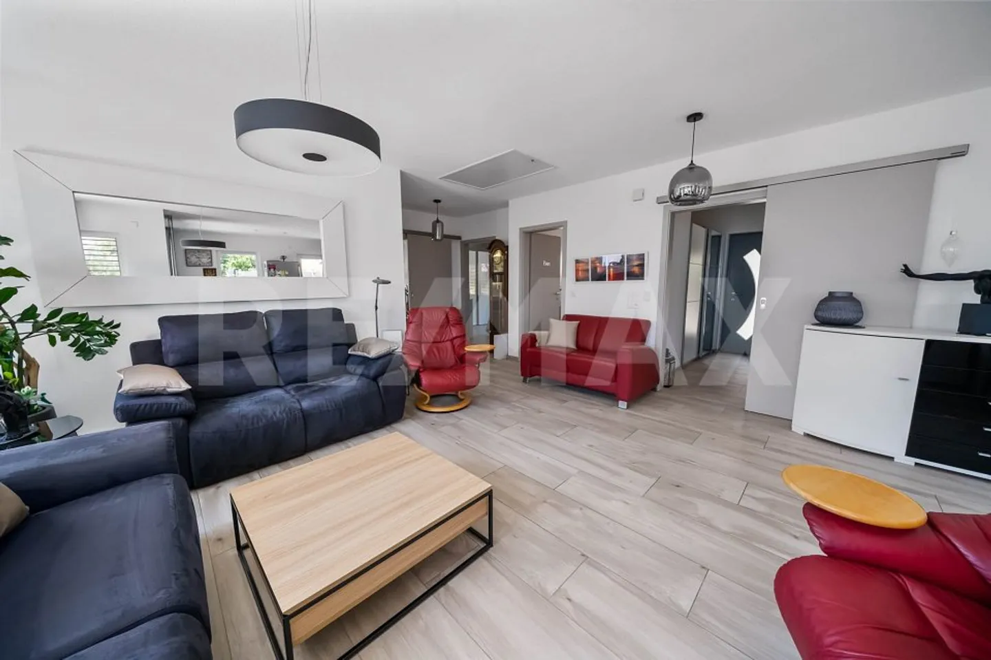 Elegance and comfort on one level in the heart of Chamoson - Photo 3 of 13