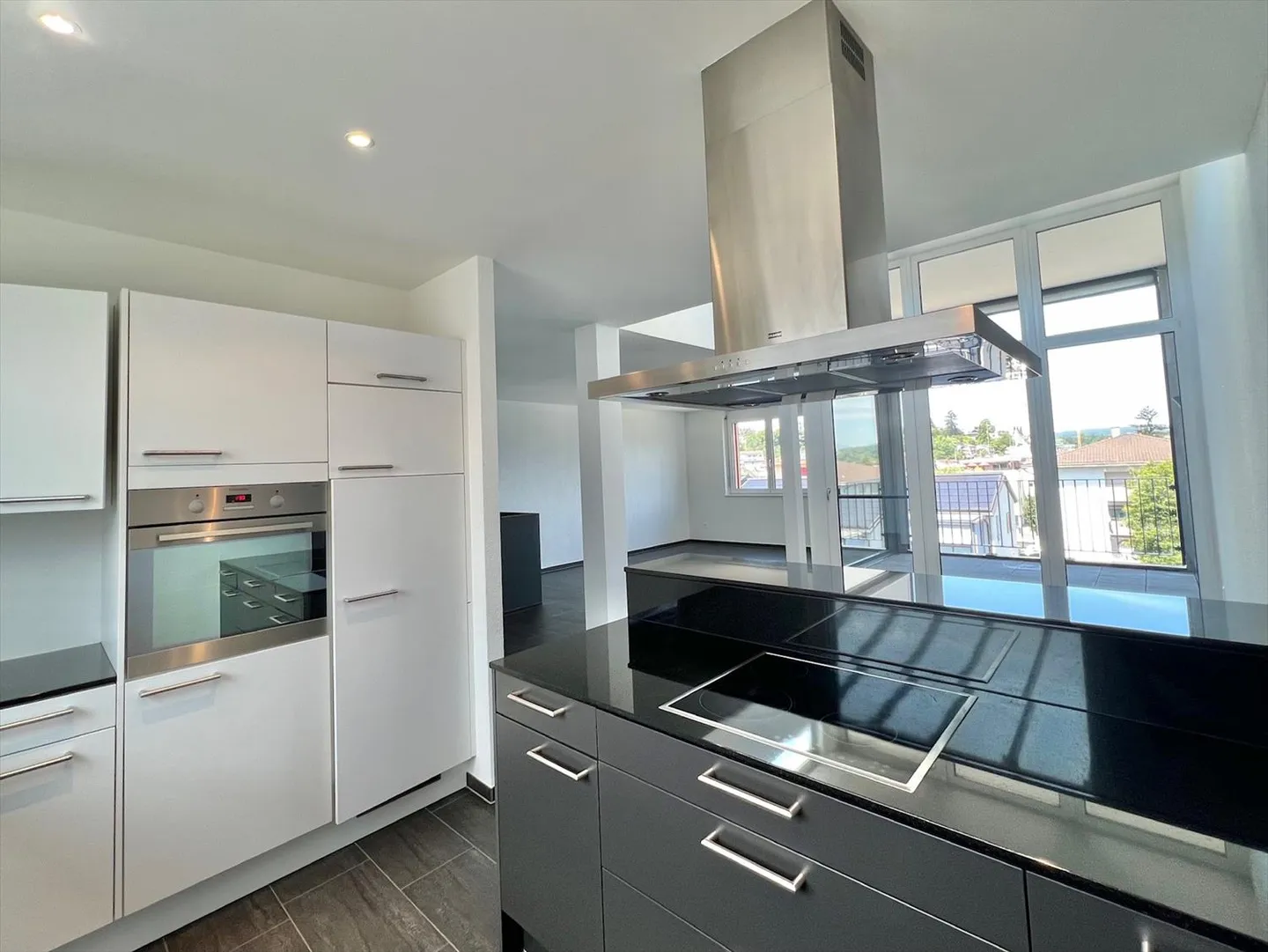 Moderno appartamento di 2,5 stanze con loggia - Foto 3 di 8
