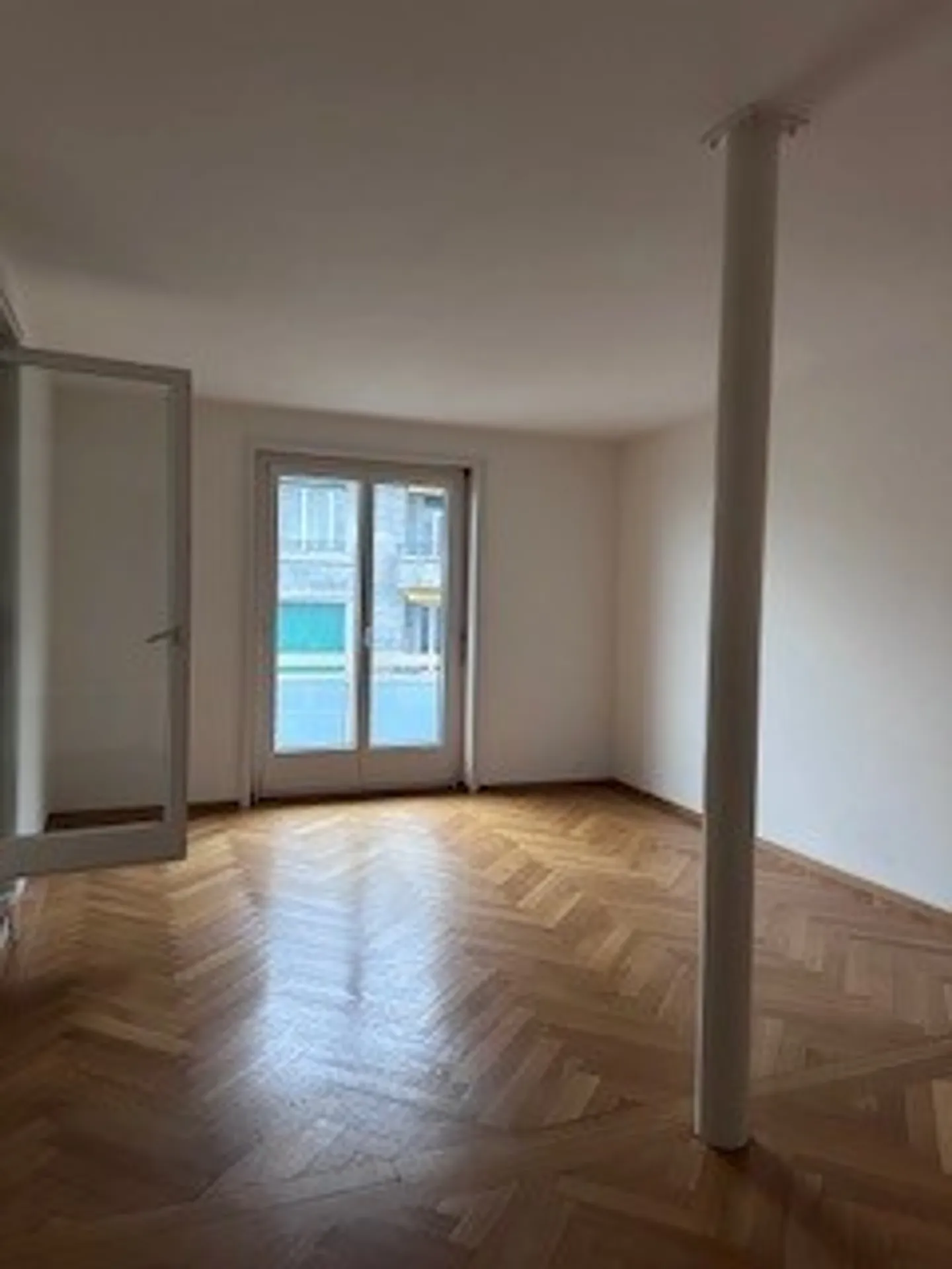 Charming 3.5-Room Apartment - Photo 5 of 13