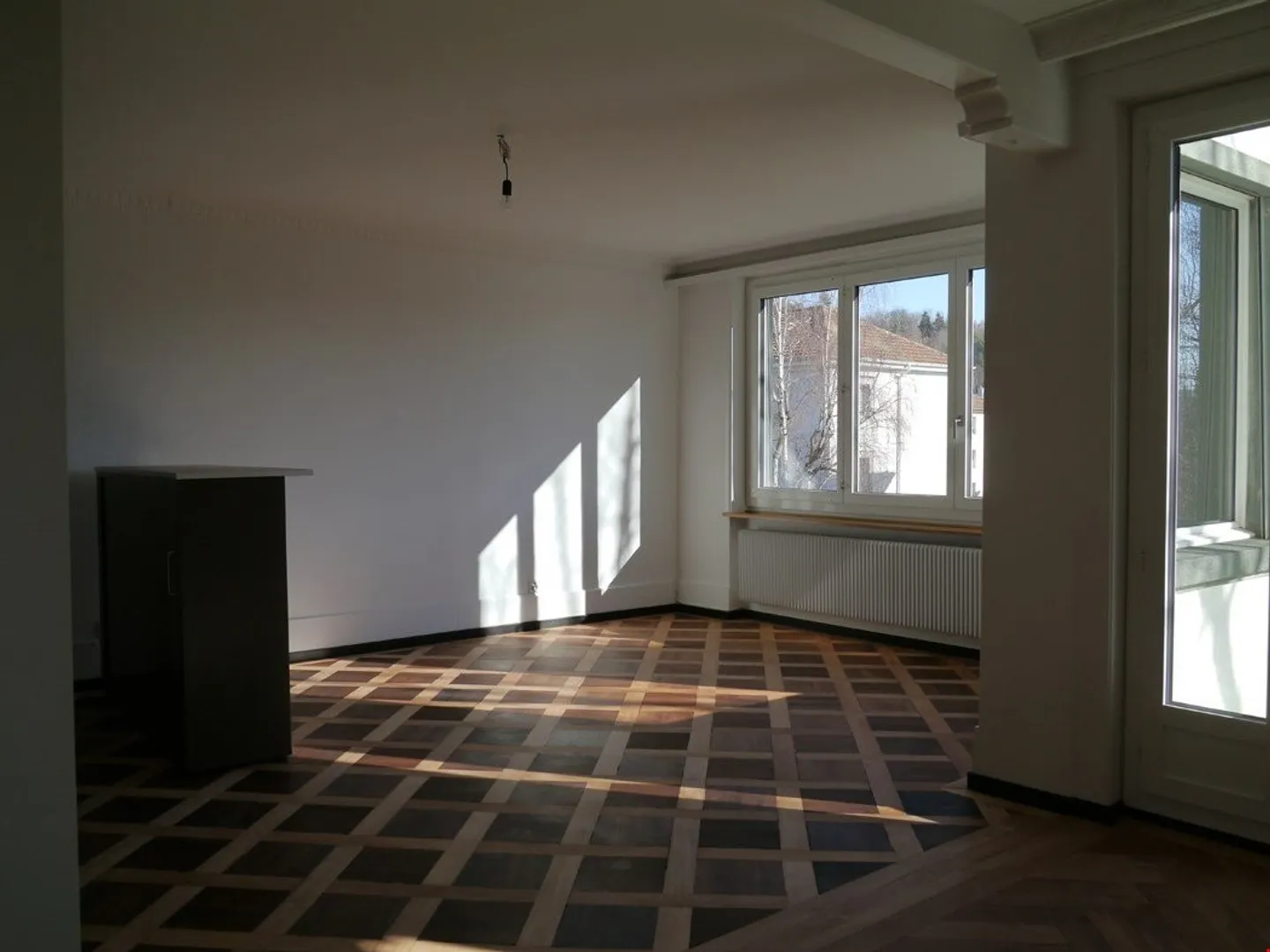 Appartamento 3.5 locali con balcone e giardino condiviso - Foto 4 di 9