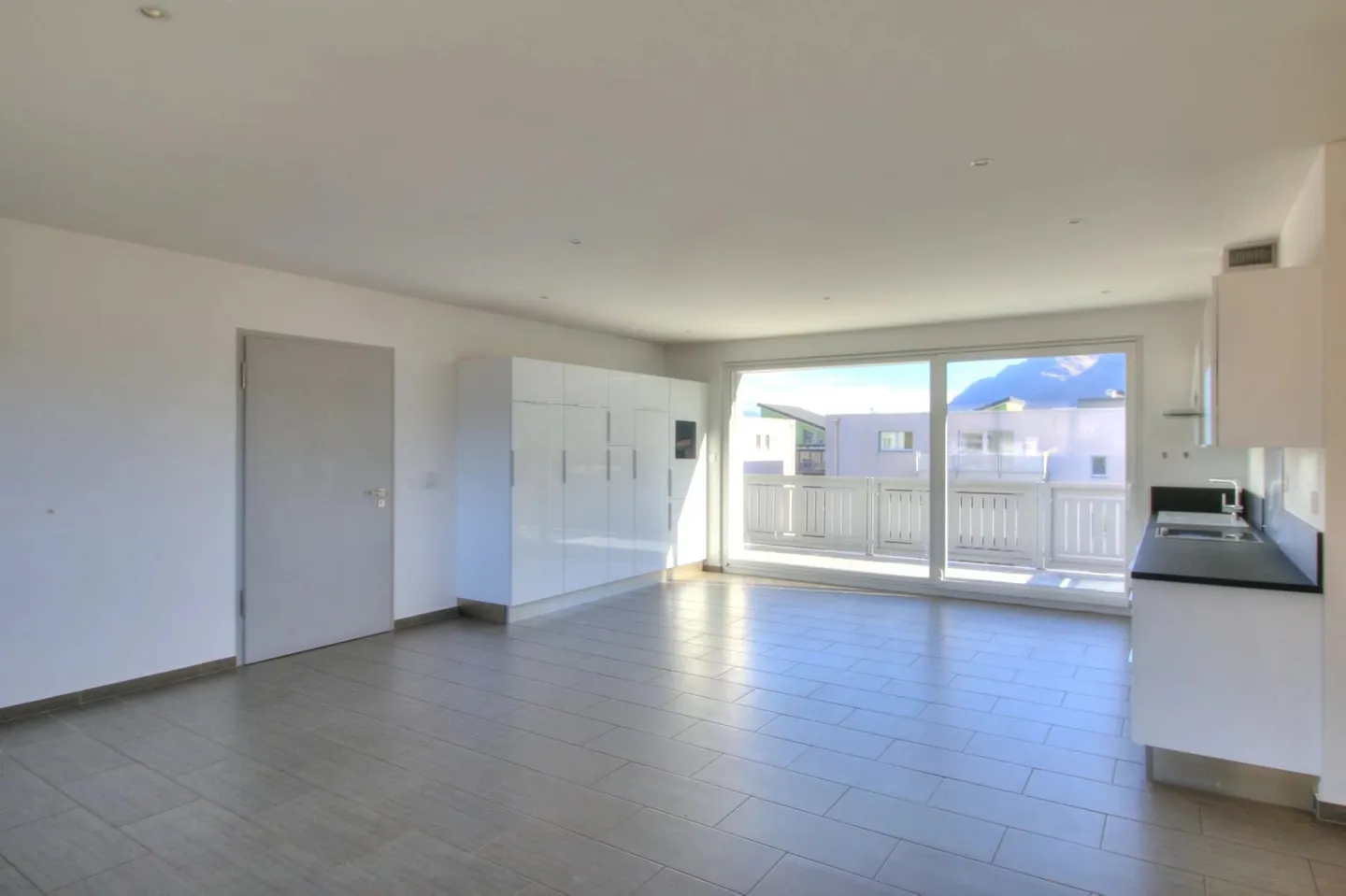 Wohnung kaufen - Foto 3 von 11