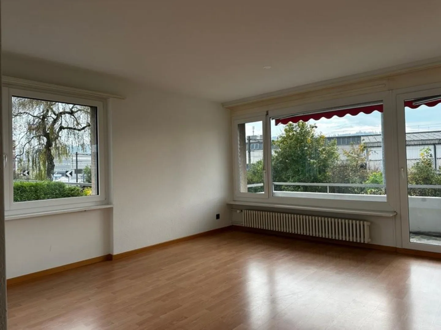 Appartement spacieux de 3,5 pièces - Photo 3 sur 7