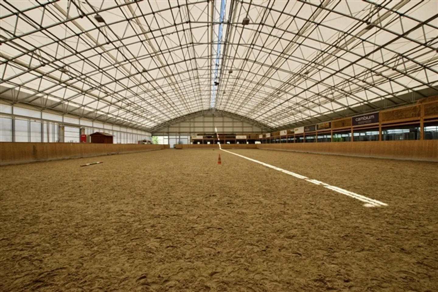 «Reitzentrum Yverdon 110 Boxen, Reitschulen, Unterkunft» - Foto 4 von 8