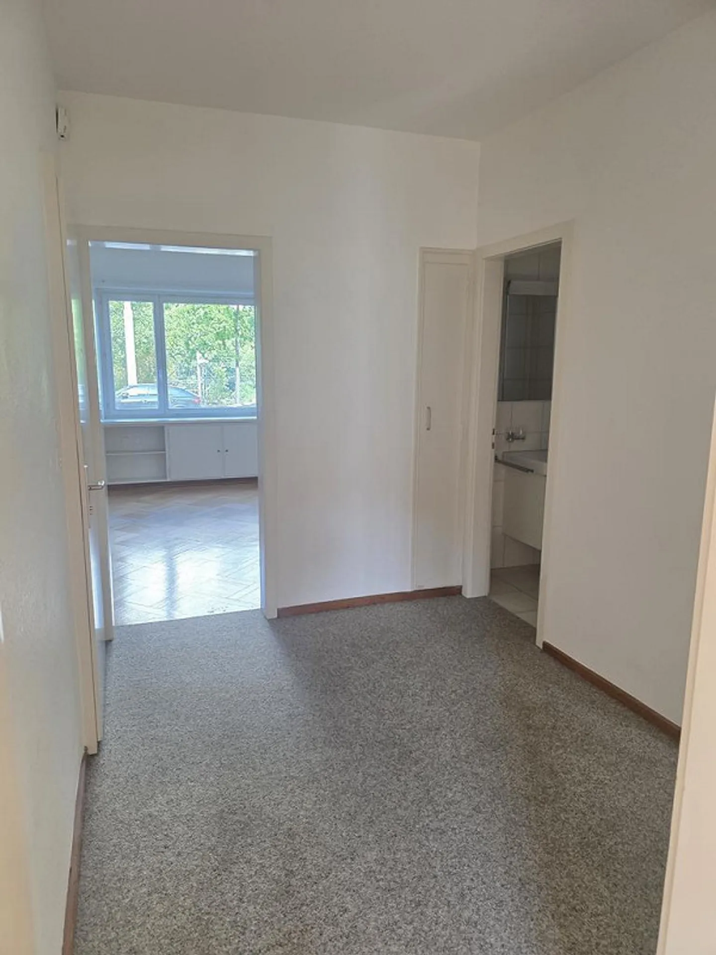 Attractive 2-room apartment with winter garden - Photo 2 of 12