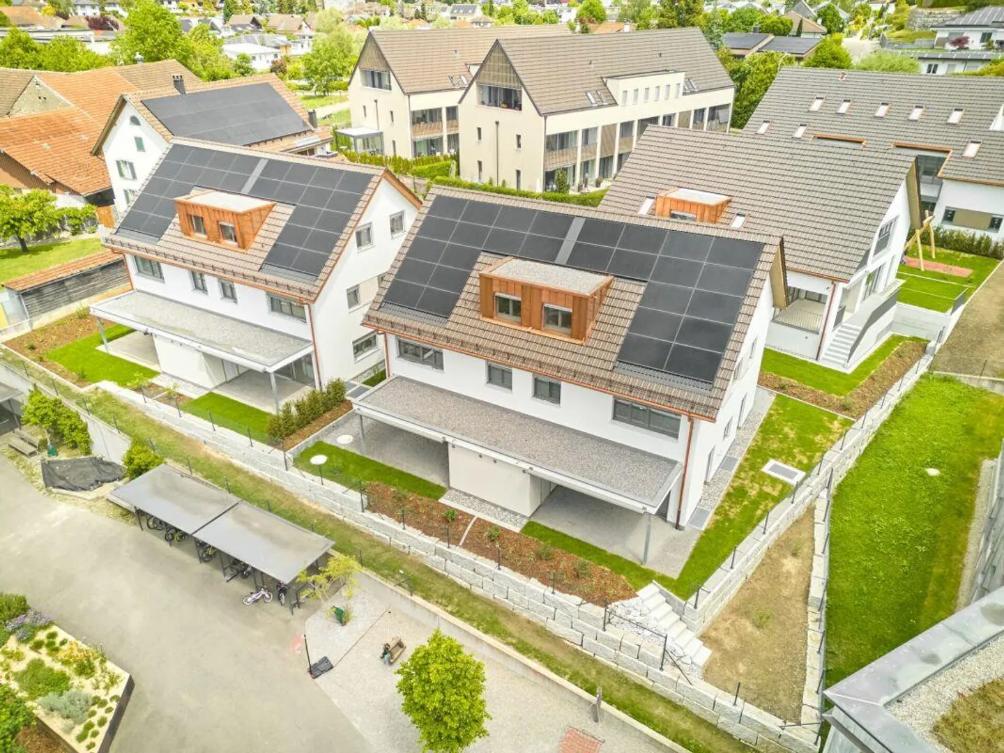 Maison double de 6 1/2 pièces avec surface de terrain utilisable - Photo 5 sur 14